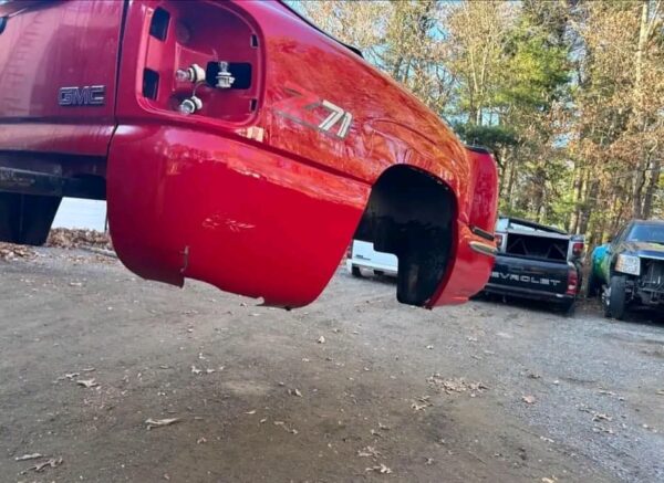 1999-2007 Chevy/GMC 6.5 ft Stepside Bed - Image 3
