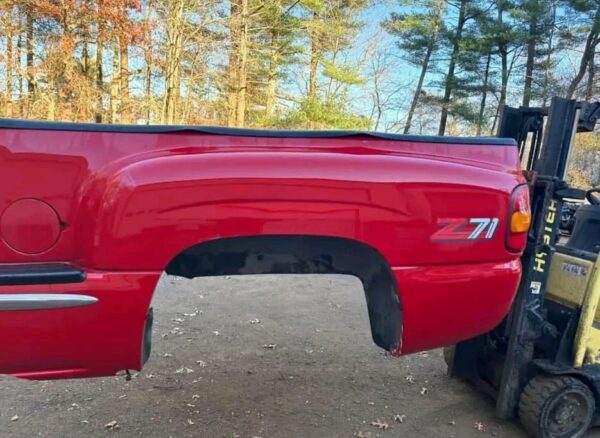 1999-2007 Chevy/GMC 6.5 ft Stepside Bed - Image 2