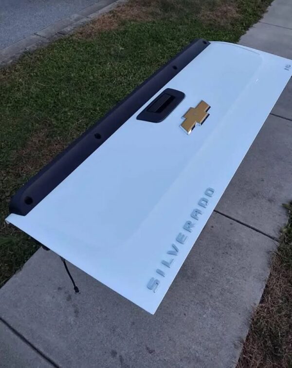 2007-2013 Chevy Silverado Tailgate - OEM Replacement