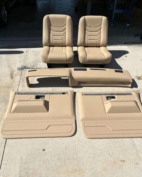 1973-1987 Chevy C10 Custom Leather Bucket Seats with Console & Matching Dash - Image 3