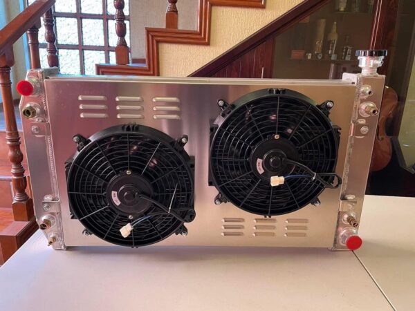 Chevrolet C1500 radiator 1988 to 1998 3 rows aluminum with electric fans