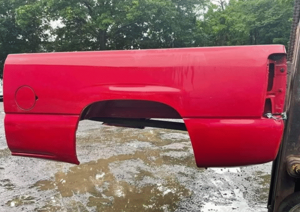 1999-2006 Chevy/GMC Silverado Sierra 6.5 ft Truck Bed - Image 4