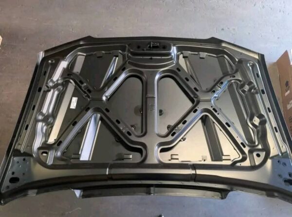 Cowl Induction Hood for 2003–2006 Chevy Silverado & Avalanche - Image 2