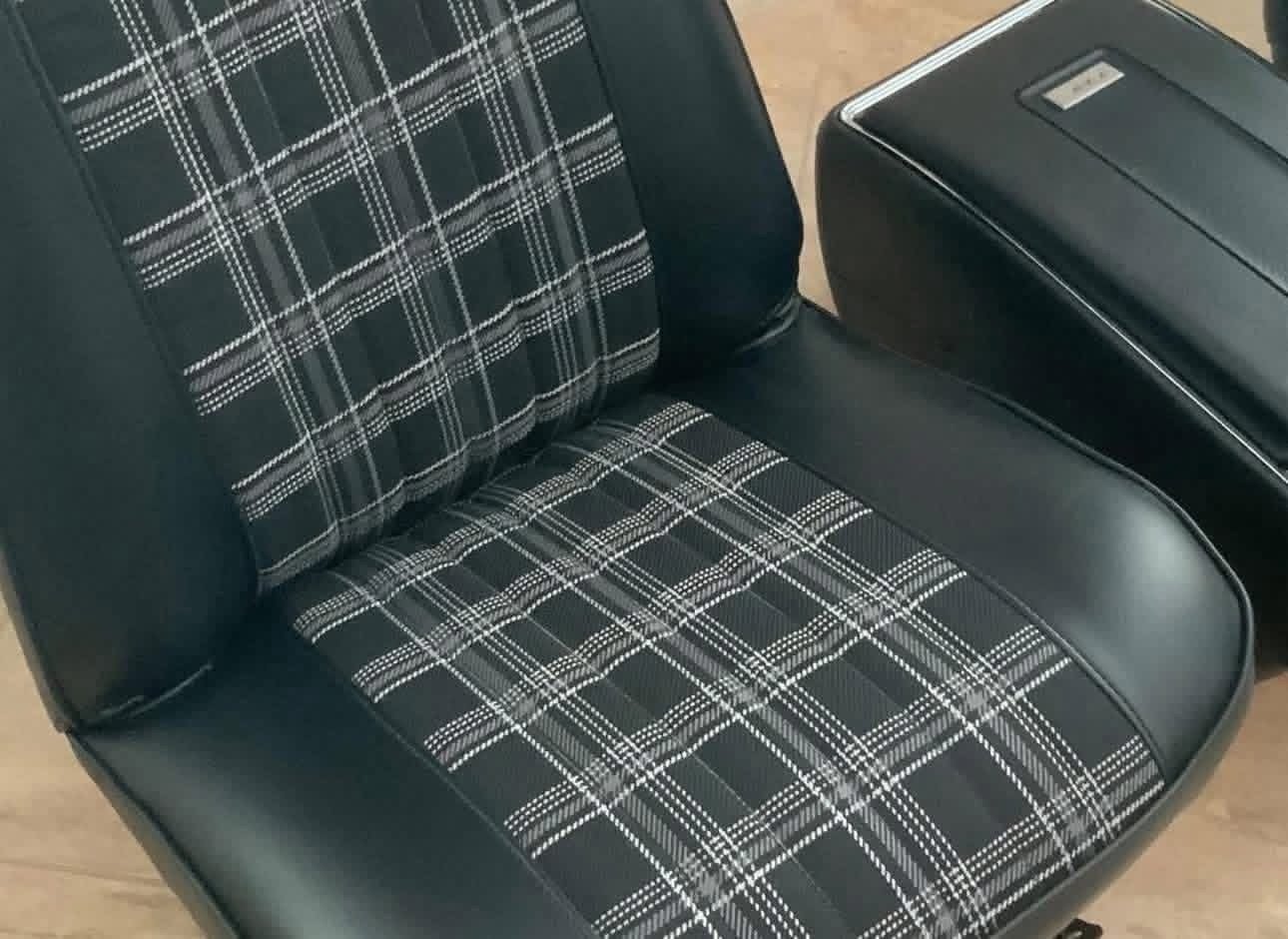 Chevy Squarebody Front Bucket Seats with Console (1973–1987) - Image 2