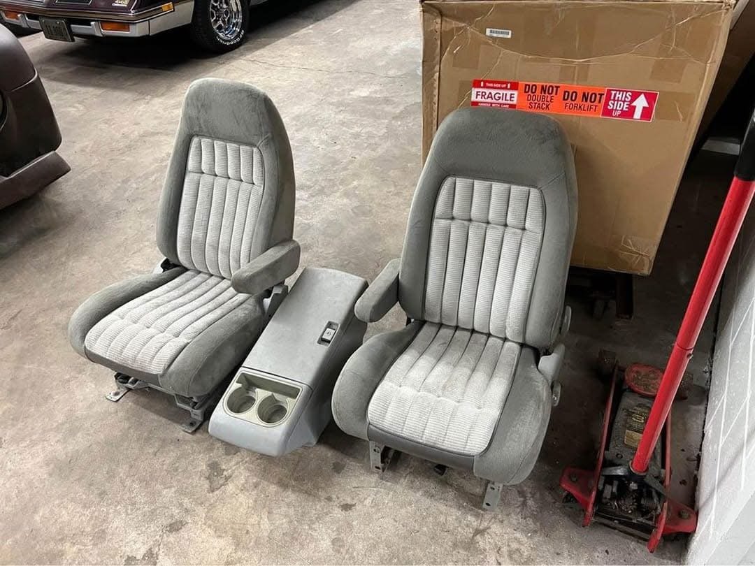 Light Grey Bucket Seats with Center Console for 1988-1994 OBS Chevrolet Silverado & GMC Sierra