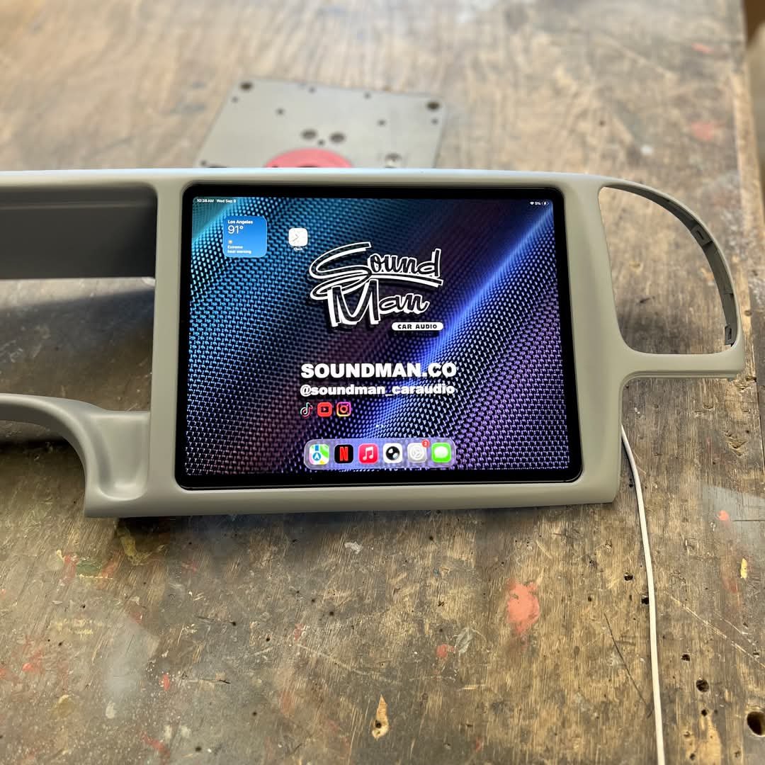 1995–1998 Chevy GMC Sierra 13-Inch iPad Pro Dash Mod - Image 4